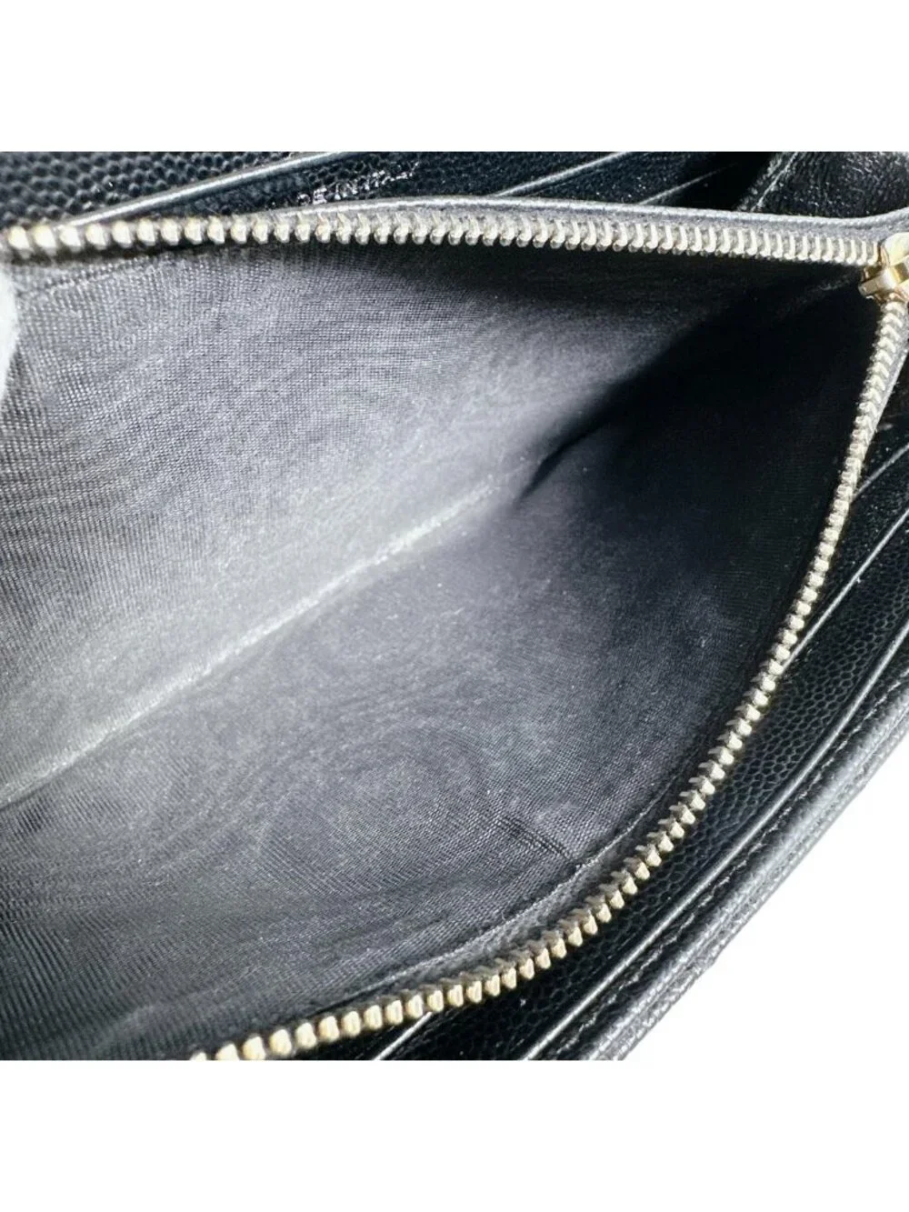 Saint Laurent Cassandra Wallet Button Type Black - Picture 13 of 15